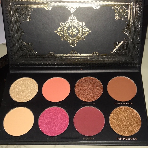 Ace Beaute Grandiose Eyeshadow Palette - Picture 3 of 5